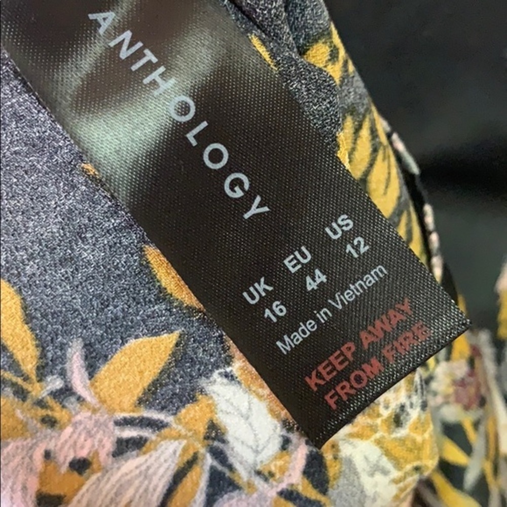 Anthology Size 12 Flutter Asymmetrical Floral Top - image 6